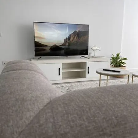 Piso Centrico! Precioso Y Totalmente Nuevo Apartmán *